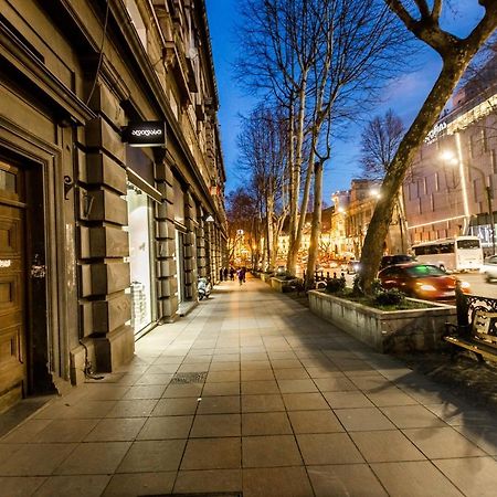 Apartment Gallery Rustaveli 1 Tbilisi ภายนอก รูปภาพ