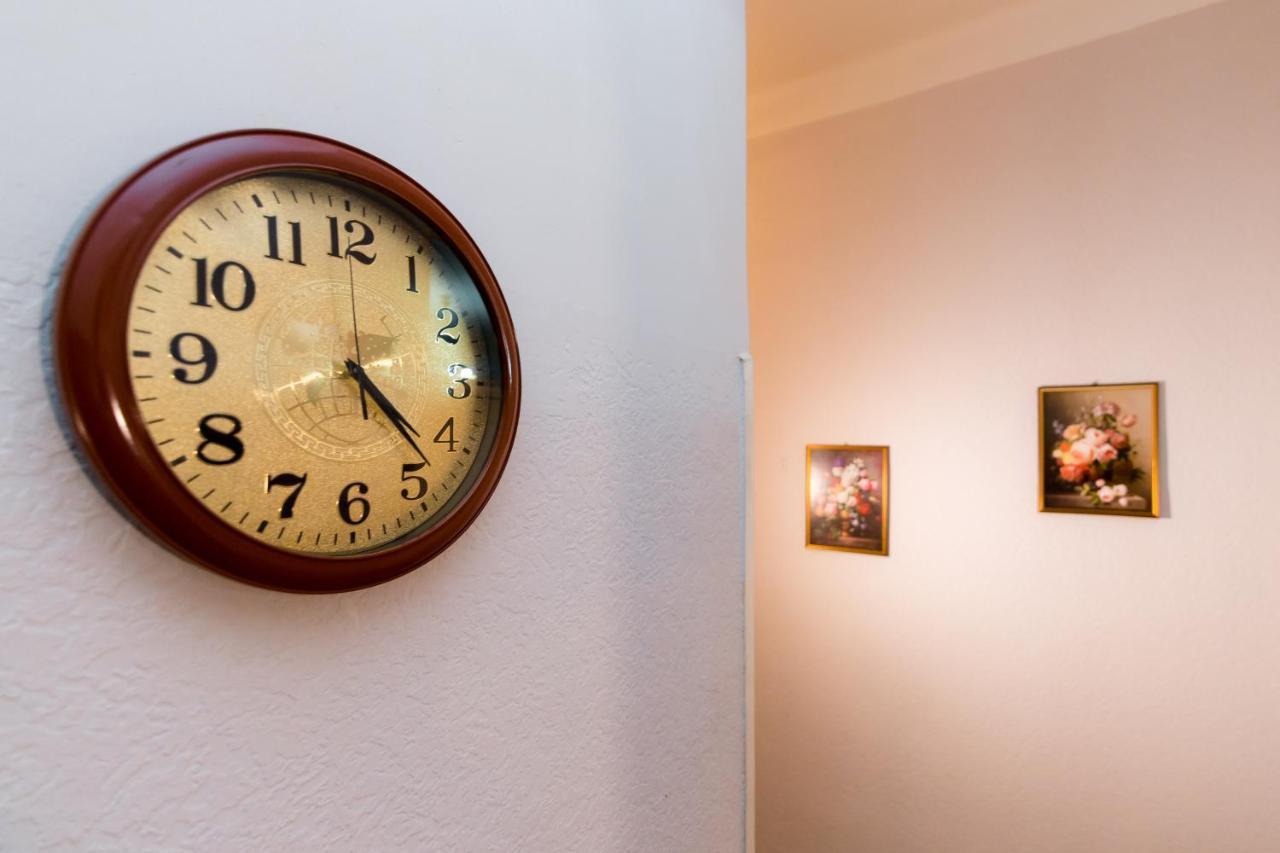 Apartment Gallery Rustaveli 1 Tbilisi ภายนอก รูปภาพ