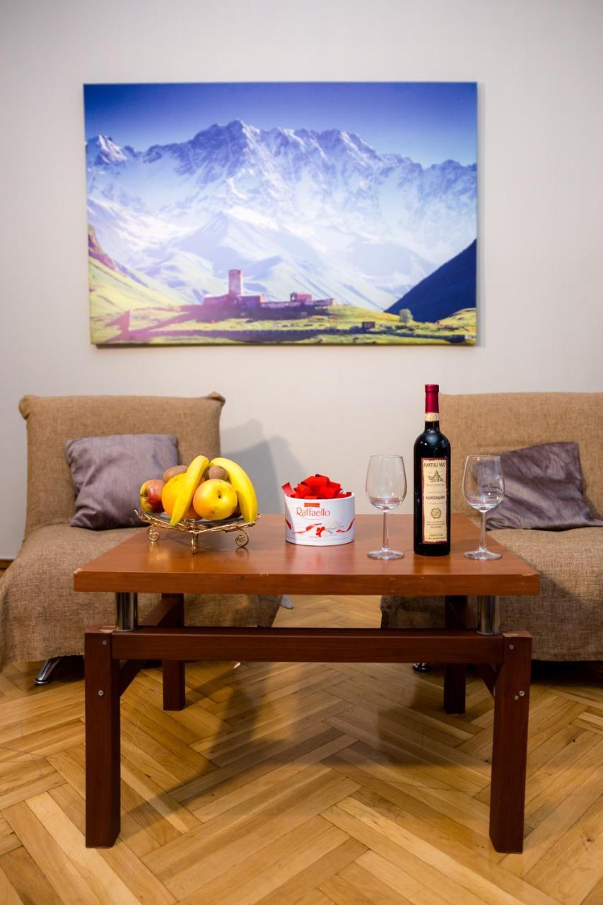 Apartment Gallery Rustaveli 1 Tbilisi ภายนอก รูปภาพ