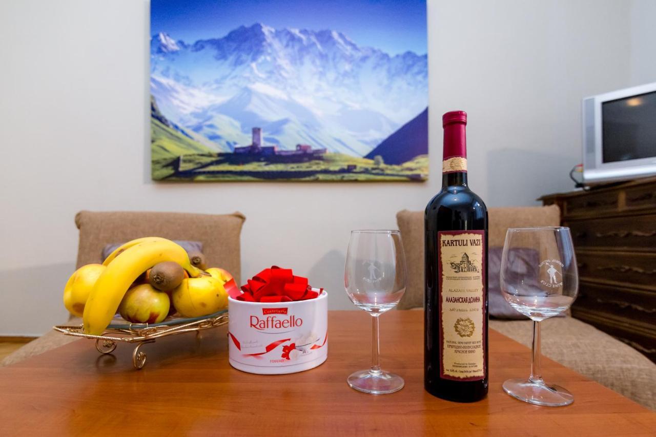 Apartment Gallery Rustaveli 1 Tbilisi ภายนอก รูปภาพ